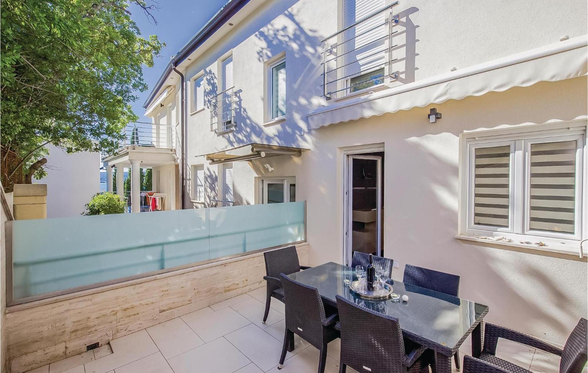 2 Bedroom Lovely Apartment In Crikvenica Exterior photo