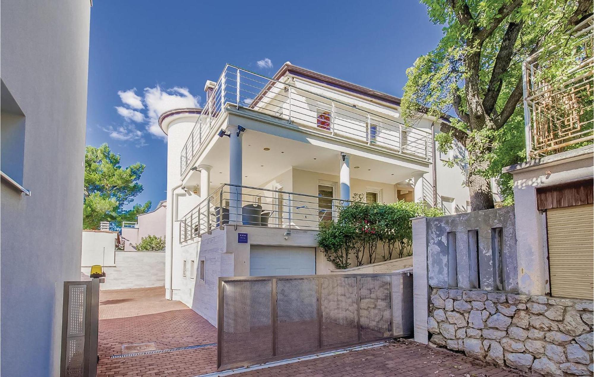 2 Bedroom Lovely Apartment In Crikvenica Exterior photo